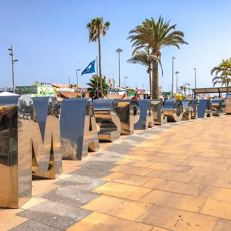 Modern With Pool - Yumbo & *