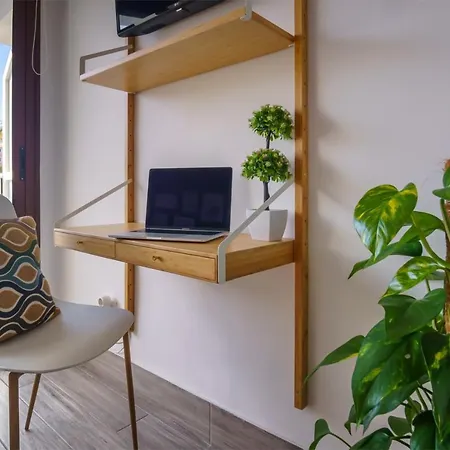 Modern With Pool - Yumbo & *