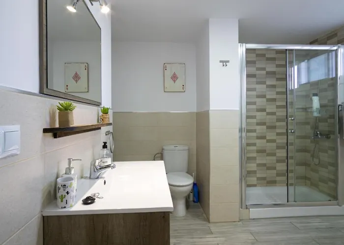 Modern With Pool - Yumbo & Апартаменты *